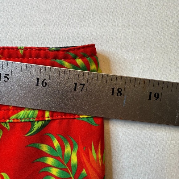 DGK Board Shorts Mens 32 Red Hawaiian Floral Print Permanent Vacation Surf Swim - Picture 8 of 9